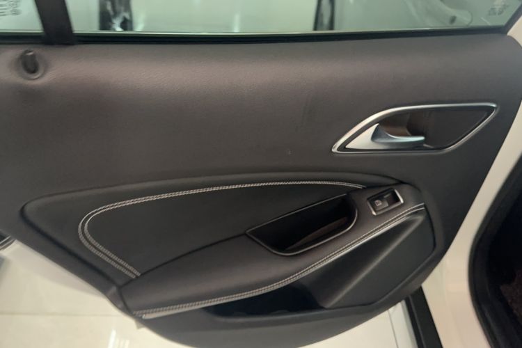 Used Mercedes-Benz GLA 2019 GLA 200 Dynamic Edition Interior 9