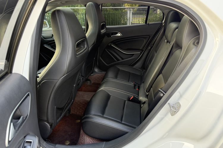 Used Mercedes-Benz GLA 2019 GLA 200 Dynamic Edition Interior 9