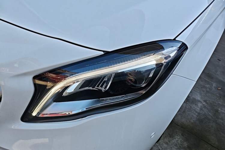 Used Mercedes-Benz GLA 2019 GLA 200 Fashion Model Left Front Headlight