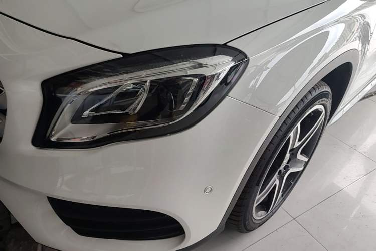 Used Mercedes-Benz GLA 2019 GLA 260 4MATIC Sport Edition Left Front Headlight
