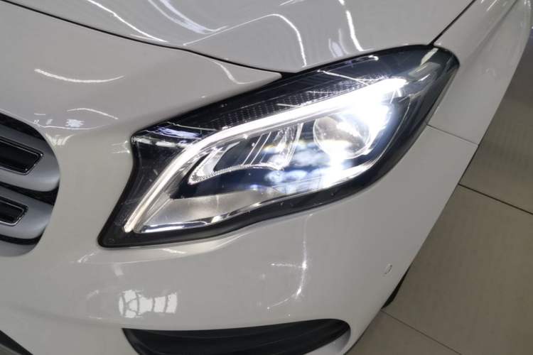 Used Mercedes-Benz GLA 2019 GLA 200 Fashion Model Left Front Headlight