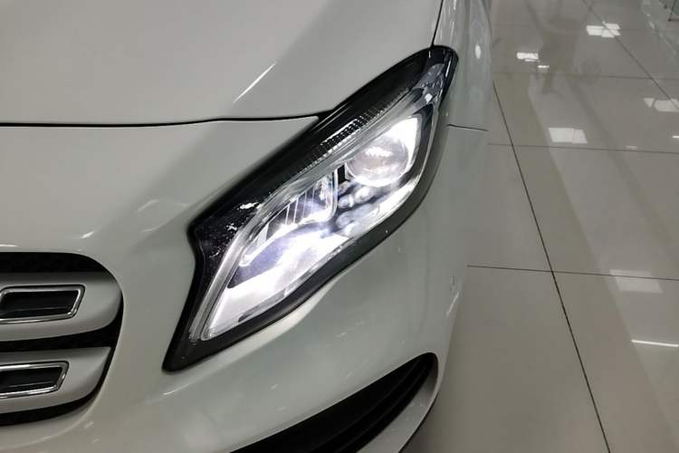 Used Mercedes-Benz GLA 2019 GLA 200 Fashion Model Left Front Headlight