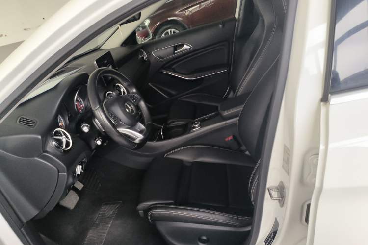 Used Mercedes-Benz GLA 2019 GLA 200 Dynamic Edition Left Front Seat