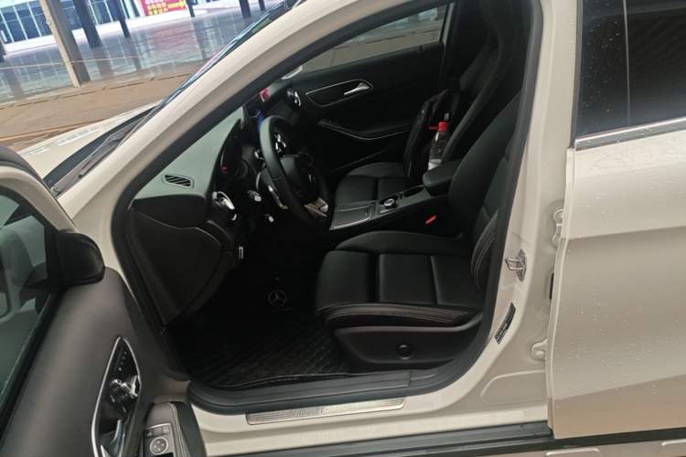 Used Mercedes-Benz GLA 2019 GLA 200 Dynamic Edition Left Front Seat