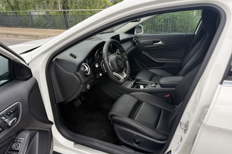 Used Mercedes-Benz GLA 2019 GLA 200 Fashion Model Left Front Seat
