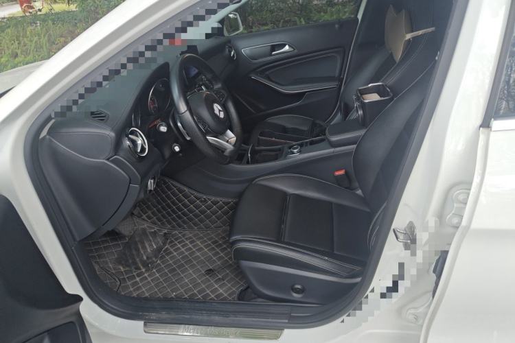Used Mercedes-Benz GLA 2019 GLA 200 Fashion Model Left Front Seat