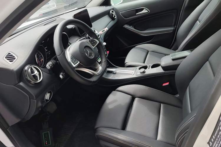 Used Mercedes-Benz GLA 2019 GLA 200 Fashion Model Left Front Seat