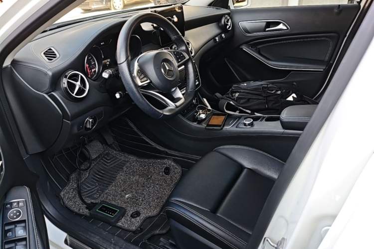 Used Mercedes-Benz GLA 2019 GLA 200 Fashion Model Left Front Seat