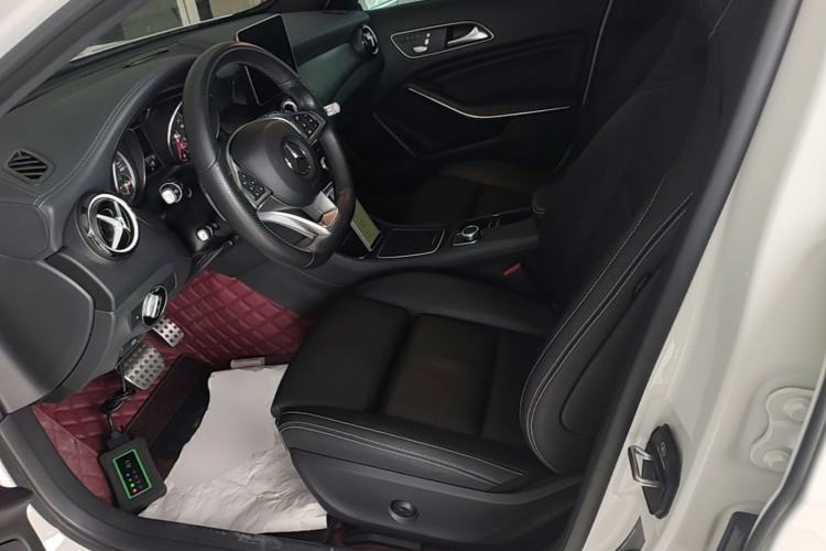 Used Mercedes-Benz GLA 2019 GLA 260 4MATIC Sport Edition Left Front Seat