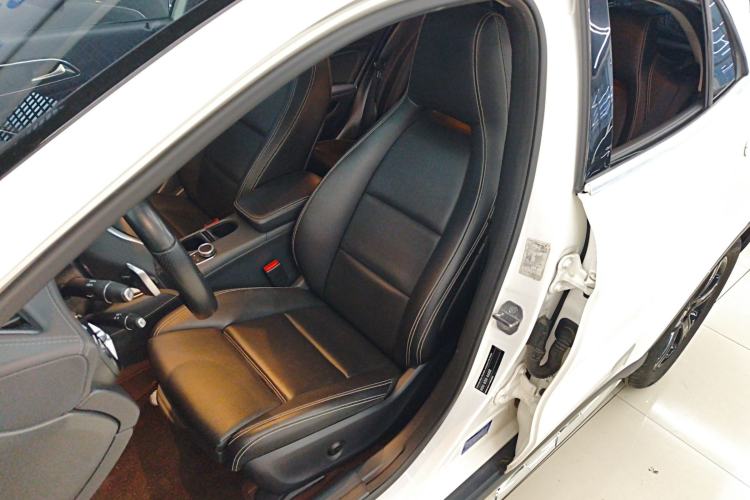 Used Mercedes-Benz GLA 2019 GLA 200 Fashion Model Left Front Seat