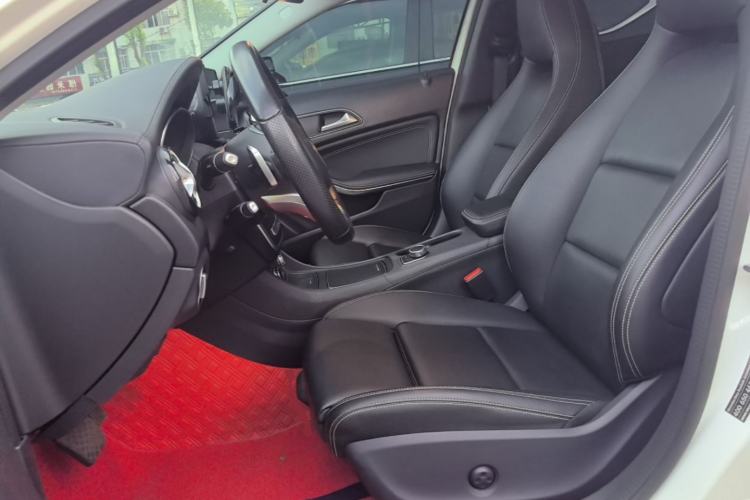 Used Mercedes-Benz GLA 2019 GLA 200 Fashion Model Left Front Seat