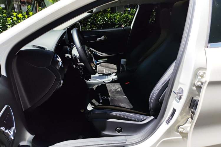 Used Mercedes-Benz GLA 2019 GLA 200 Fashion Model Left Front Seat