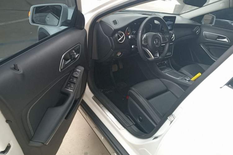 Used Mercedes-Benz GLA 2019 GLA 200 Dynamic Edition Left Front Seat