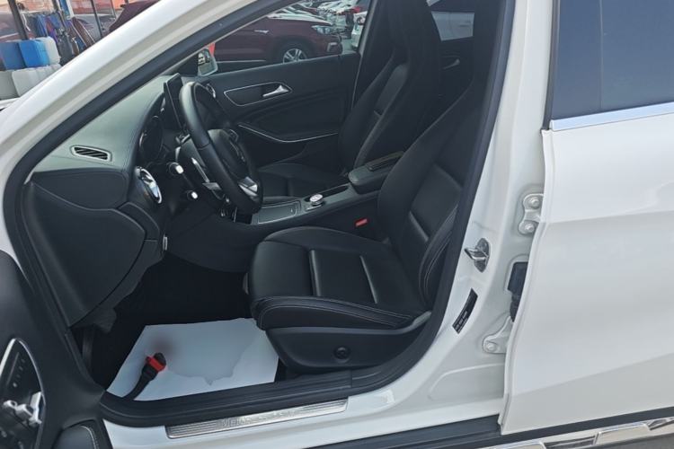 Used Mercedes-Benz GLA 2019 GLA 200 Fashion Model Left Front Seat