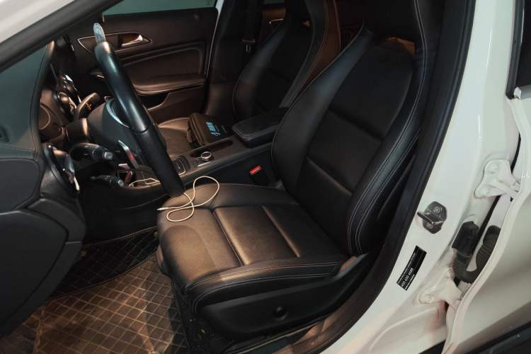 Used Mercedes-Benz GLA 2019 GLA 200 Fashion Model Left Front Seat