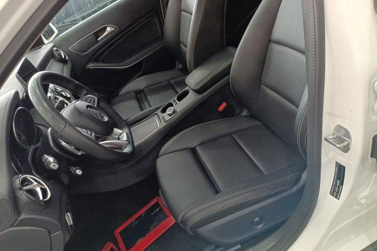 Used Mercedes-Benz GLA 2019 GLA 200 Fashion Model Left Front Seat