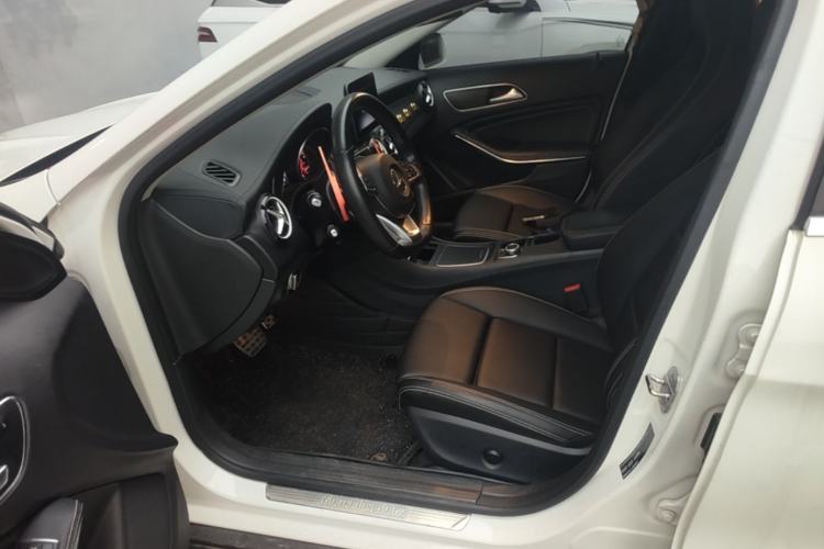 Used Mercedes-Benz GLA 2019 GLA 200 Fashion Model Left Front Seat