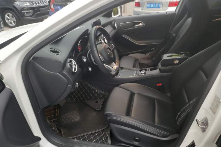 Used Mercedes-Benz GLA 2019 GLA 200 Fashion Model Left Front Seat
