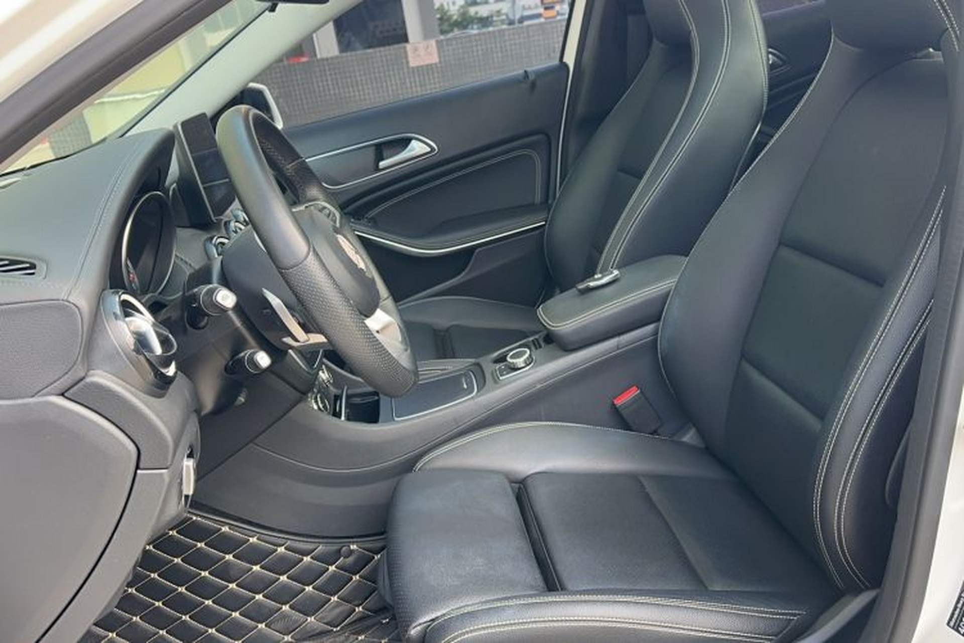 Used Mercedes-Benz GLA 2019 GLA 200 Fashion Model Left Front Seat