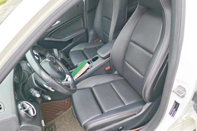 Used Mercedes-Benz GLA 2019 GLA 200 Fashion Model Left Front Seat