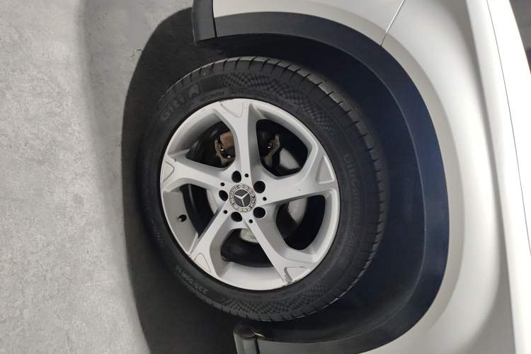 Used Mercedes-Benz GLA 2019 GLA 200 Dynamic Edition Left Front Wheel Hub
