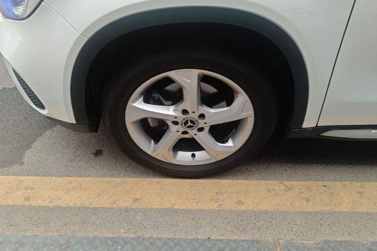Used Mercedes-Benz GLA 2019 GLA 200 Dynamic Edition Left Front Wheel Hub
