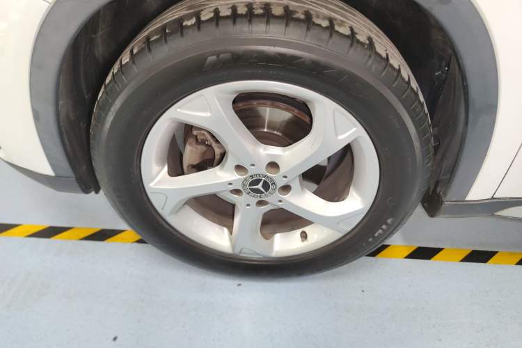 Used Mercedes-Benz GLA 2019 GLA 200 Dynamic Edition Left Front Wheel Hub