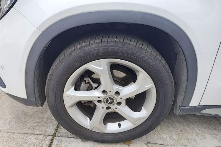 Used Mercedes-Benz GLA 2019 GLA 200 Dynamic Edition Left Front Wheel Hub