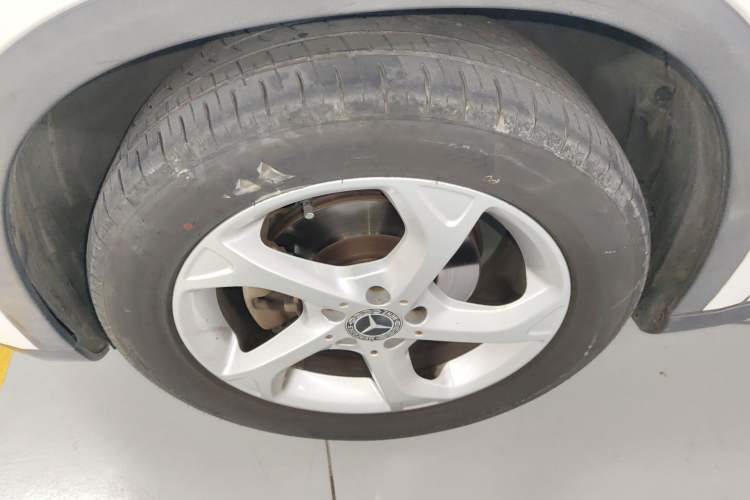 Used Mercedes-Benz GLA 2019 GLA 200 Dynamic Edition Left Front Wheel Hub
