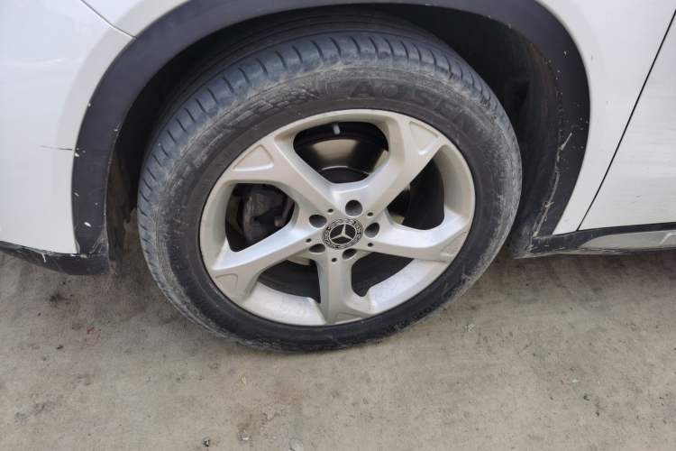 Used Mercedes-Benz GLA 2019 GLA 200 Dynamic Edition Left Front Wheel Hub