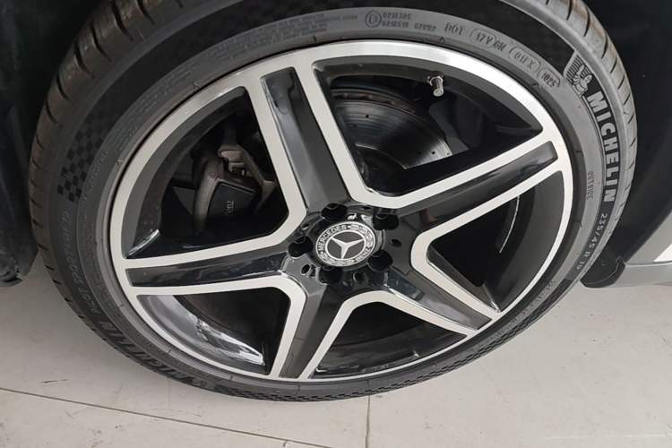 Used Mercedes-Benz GLA 2019 GLA 260 4MATIC Sport Edition Left Front Wheel Hub