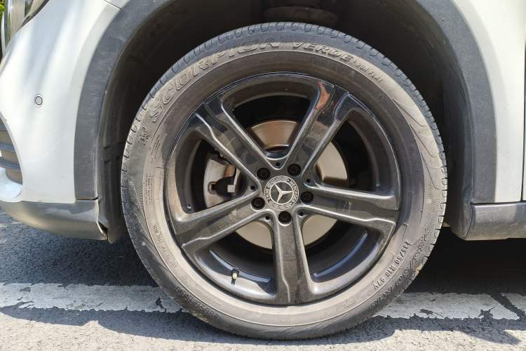 Used Mercedes-Benz GLA 2019 GLA 200 Fashion Model Left Front Wheel Hub