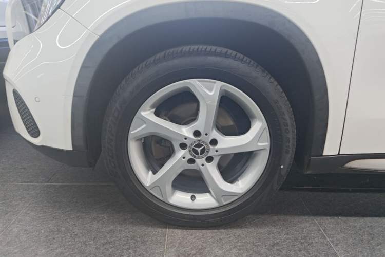 Used Mercedes-Benz GLA 2019 GLA 200 Dynamic Edition Left Front Wheel Hub