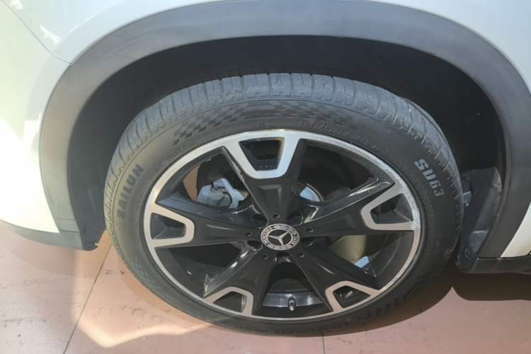 Used Mercedes-Benz GLA 2019 GLA 220 4MATIC Sport Edition Left Front Wheel Hub