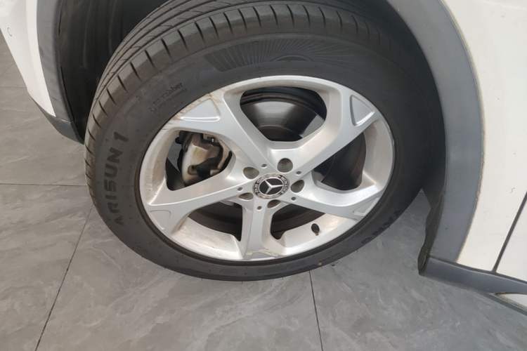 Used Mercedes-Benz GLA 2019 GLA 200 Dynamic Edition Left Front Wheel Hub