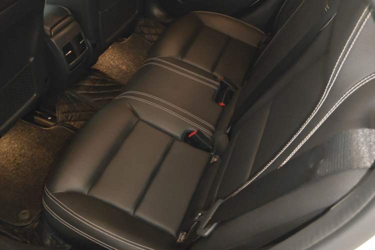 Used Mercedes-Benz GLA 2019 GLA 200 Fashion Model Left Rear Seat