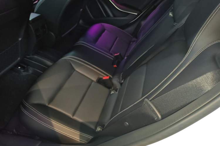 Used Mercedes-Benz GLA 2019 GLA 200 Fashion Model Left Rear Seat