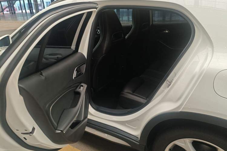 Used Mercedes-Benz GLA 2019 GLA 200 Dynamic Edition Left Rear Seat