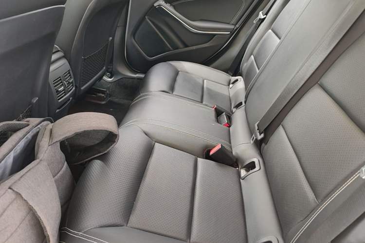 Used Mercedes-Benz GLA 2019 GLA 200 Fashion Model Left Rear Seat