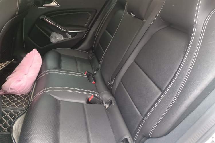 Used Mercedes-Benz GLA 2019 GLA 200 Fashion Model Left Rear Seat