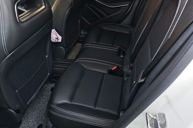Used Mercedes-Benz GLA 2019 GLA 200 Fashion Model Left Rear Seat