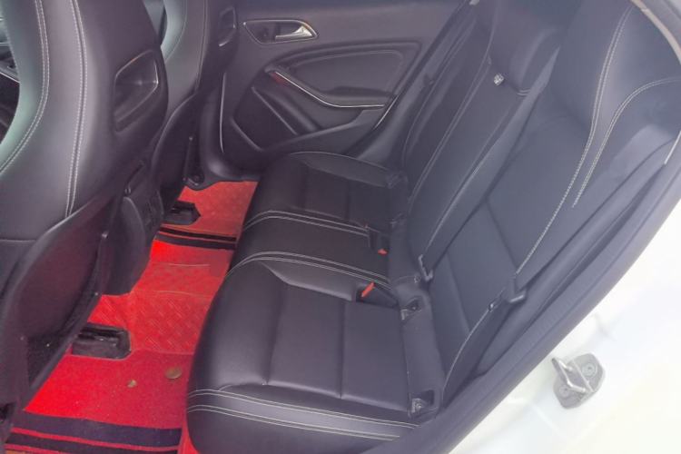 Used Mercedes-Benz GLA 2019 GLA 200 Fashion Model Left Rear Seat