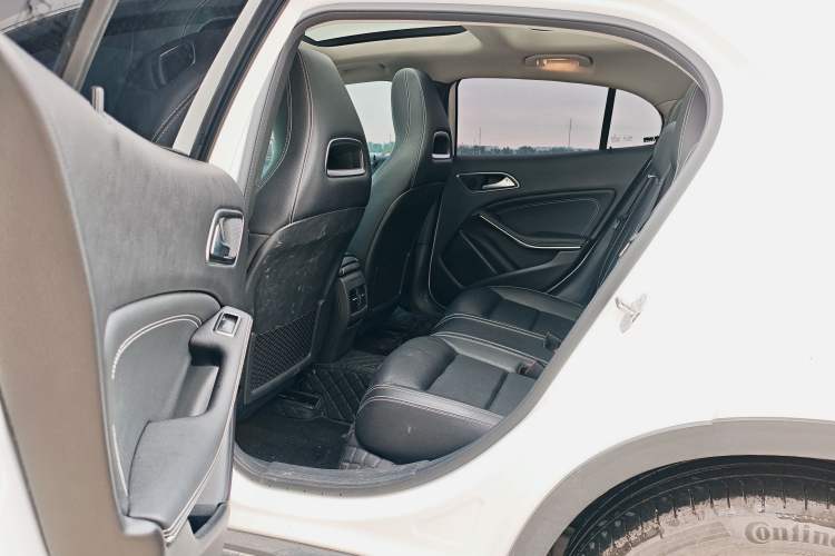 Used Mercedes-Benz GLA 2019 GLA 200 Fashion Model Left Rear Seat