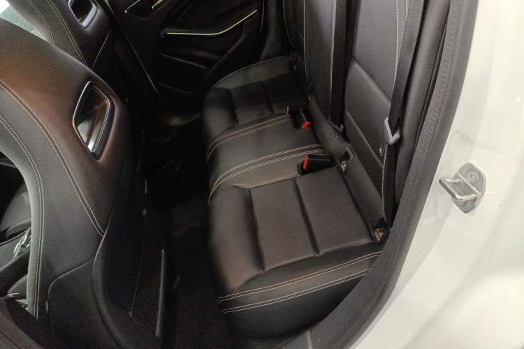 Used Mercedes-Benz GLA 2019 GLA 200 Fashion Model Left Rear Seat