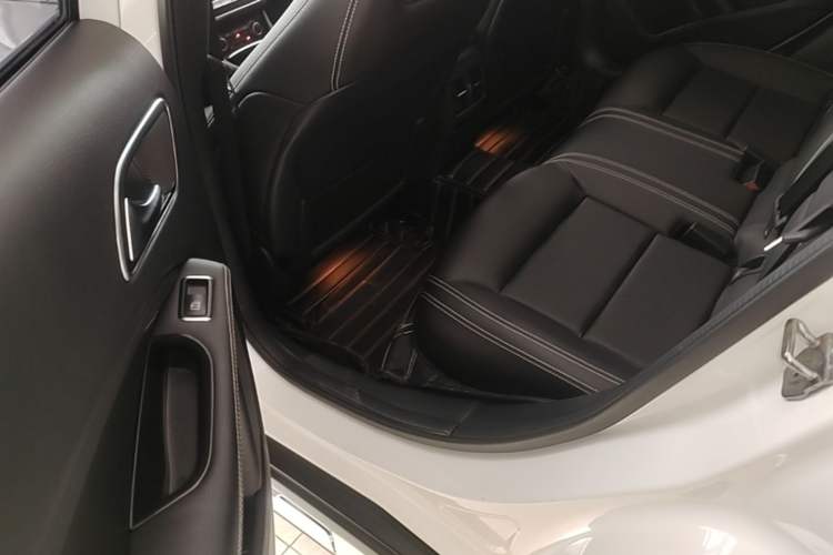 Used Mercedes-Benz GLA 2019 GLA 200 Fashion Model Left Rear Seat