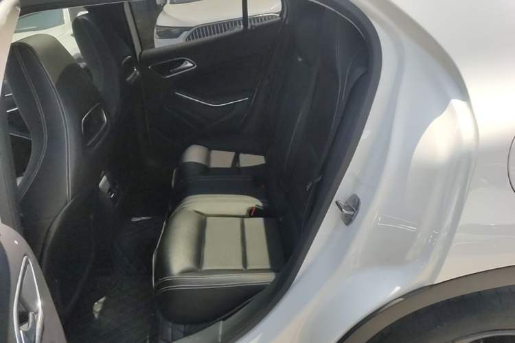 Used Mercedes-Benz GLA 2019 GLA 200 Fashion Model Left Rear Seat