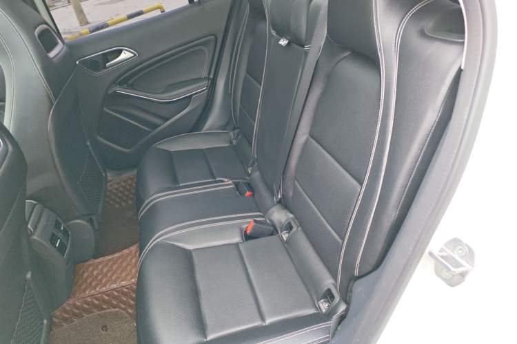 Used Mercedes-Benz GLA 2019 GLA 200 Fashion Model Left Rear Seat