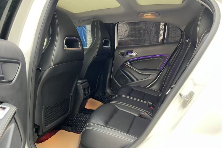 Used Mercedes-Benz GLA 2019 GLA 200 Fashion Model Left Rear Seat