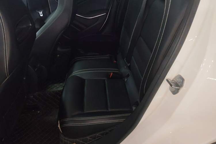 Used Mercedes-Benz GLA 2019 GLA 200 Fashion Model Left Rear Seat