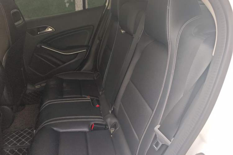 Used Mercedes-Benz GLA 2019 GLA 200 Fashion Model Left Rear Seat